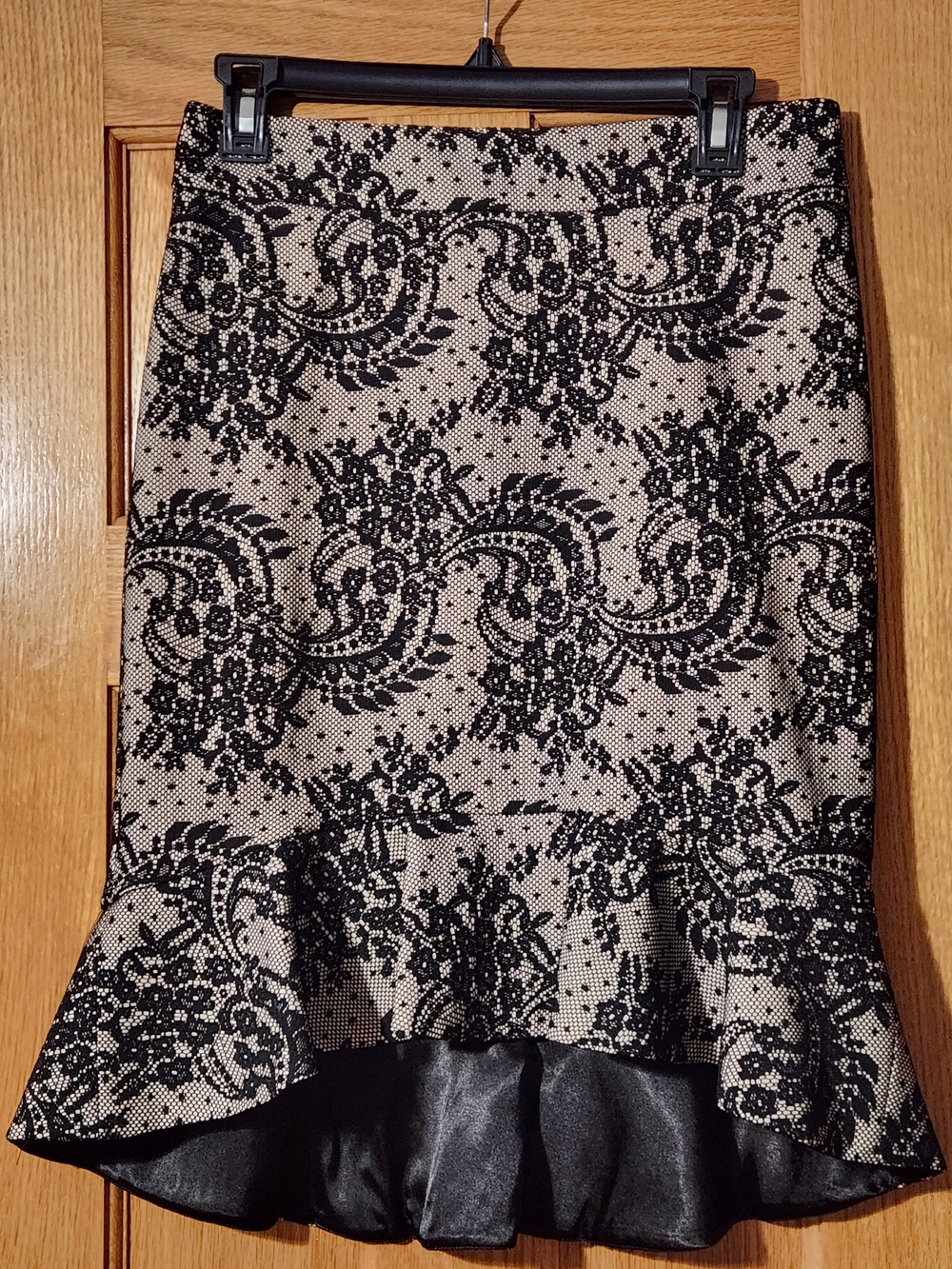 bebe Trumpet Laced Skirt Black&Cream High-Low Ruffle Women's Sz M Floral Office